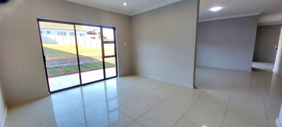 4 Bedroom Property for Sale in Sunrise On Sea Eastern Cape